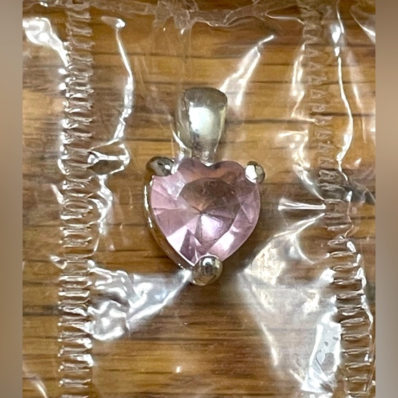 !!NEW!! Avon Daisy-Jane 5 Day Pendant Necklace Set - Picture 7 of 11